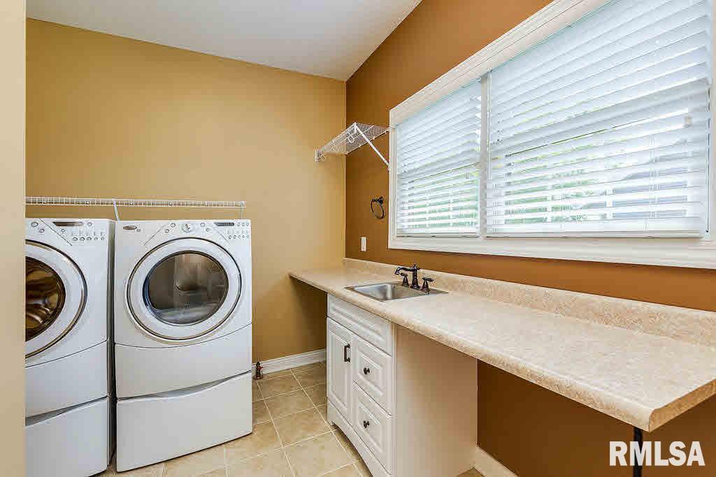 5647 Judge Road Bettendorf, IA 52722 - Photo 20 of 24 Gallery Image 20