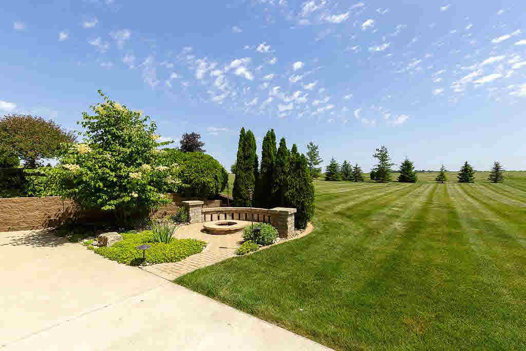 5647 Judge Road Bettendorf, IA 52722 - Photo 7 of 24 Gallery Image 7