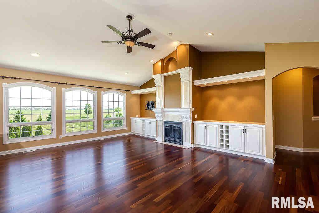 5647 Judge Road Bettendorf, IA 52722 - Photo 10 of 24 Gallery Image 10