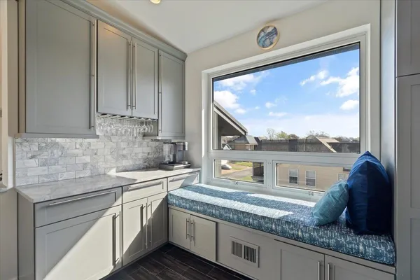 $1,600,000 | 65 Riverwalk Place, Memphis, TN 38103