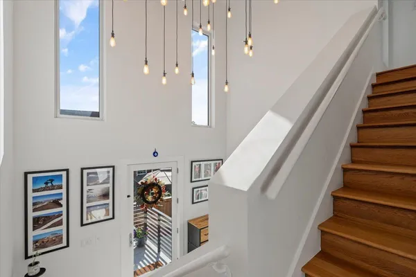 $1,600,000 | 65 Riverwalk Place, Memphis, TN 38103