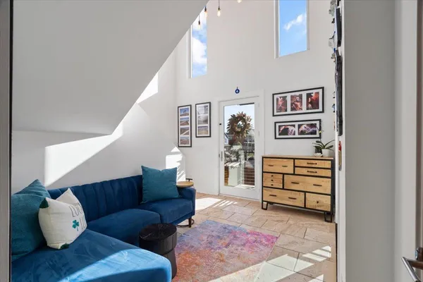 $1,600,000 | 65 Riverwalk Place, Memphis, TN 38103