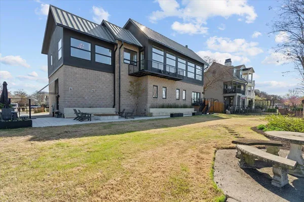 $1,600,000 | 65 Riverwalk Place, Memphis, TN 38103