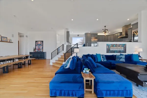 $1,600,000 | 65 Riverwalk Place, Memphis, TN 38103