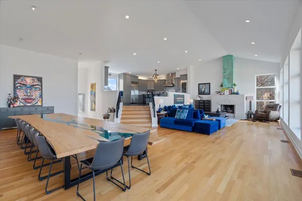 $1,600,000 | 65 Riverwalk Place, Memphis, TN 38103