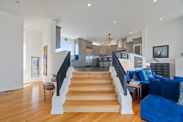 $1,600,000 | 65 Riverwalk Place, Memphis, TN 38103