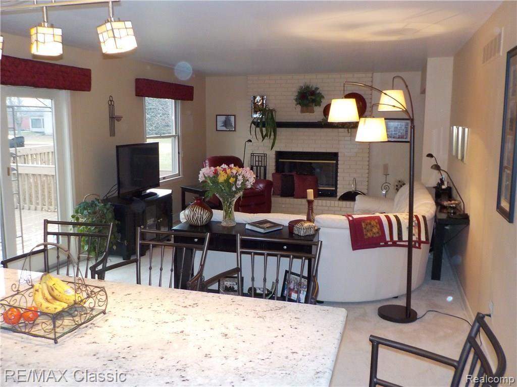46594 Maben Road Canton, MI 48187 - Photo 13 of 33 DSCN1926.JPG
