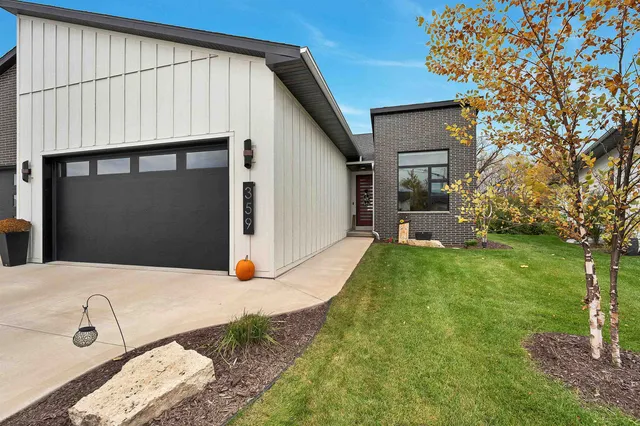 $815,000 | 359 Aldon Cir Green, Green Bay, WI 54304