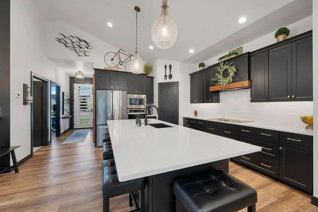 $815,000 | 359 Aldon Cir Green, Green Bay, WI 54304