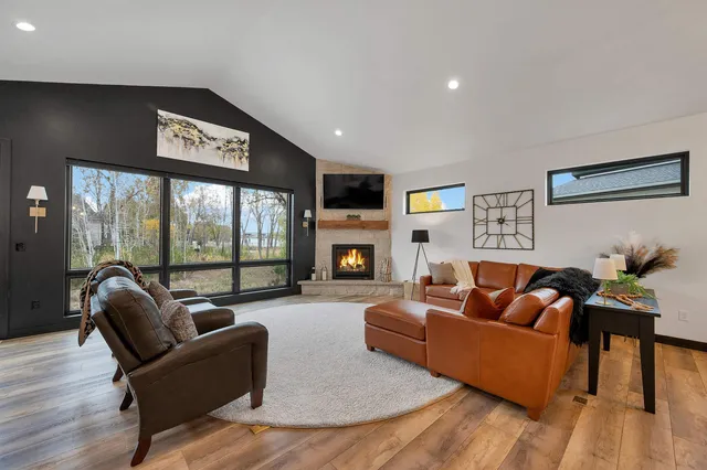 $815,000 | 359 Aldon Cir Green, Green Bay, WI 54304