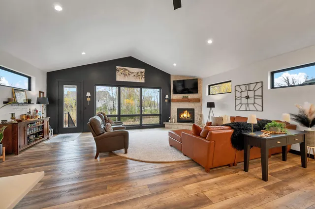 $815,000 | 359 Aldon Cir Green, Green Bay, WI 54304