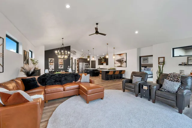 $815,000 | 359 Aldon Cir Green, Green Bay, WI 54304