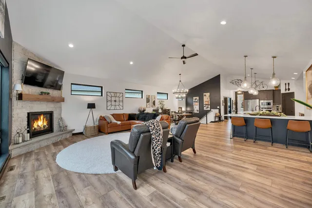 $815,000 | 359 Aldon Cir Green, Green Bay, WI 54304