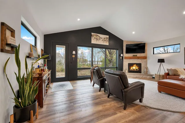 $815,000 | 359 Aldon Cir Green, Green Bay, WI 54304