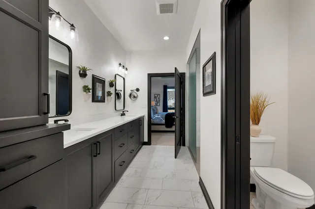 $815,000 | 359 Aldon Cir Green, Green Bay, WI 54304