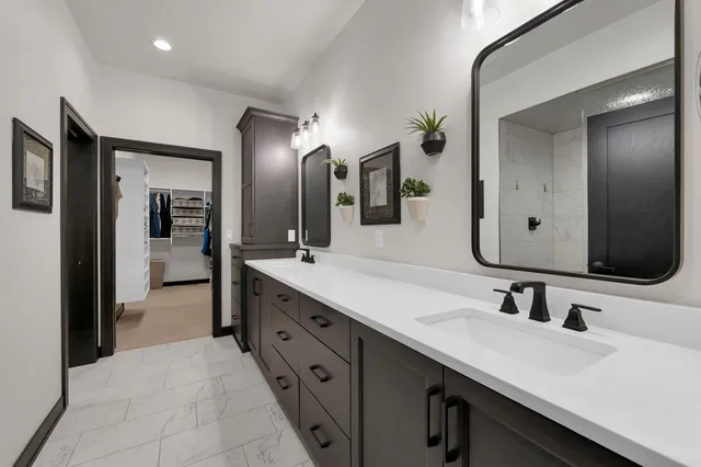 $815,000 | 359 Aldon Cir Green, Green Bay, WI 54304