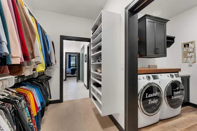 $815,000 | 359 Aldon Cir Green, Green Bay, WI 54304