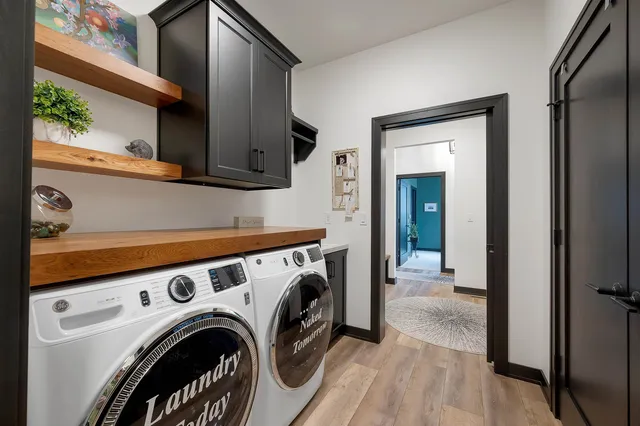 $815,000 | 359 Aldon Cir Green, Green Bay, WI 54304