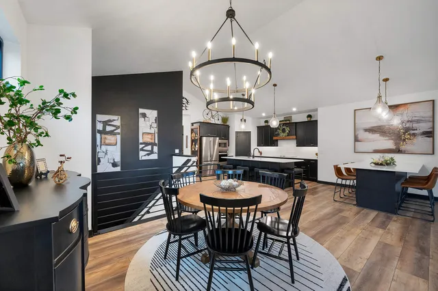 $815,000 | 359 Aldon Cir Green, Green Bay, WI 54304