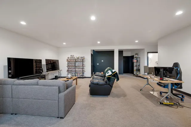 $815,000 | 359 Aldon Cir Green, Green Bay, WI 54304