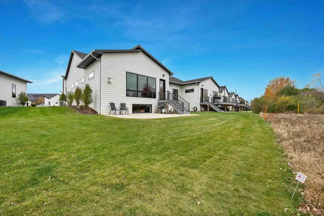 $815,000 | 359 Aldon Cir Green, Green Bay, WI 54304