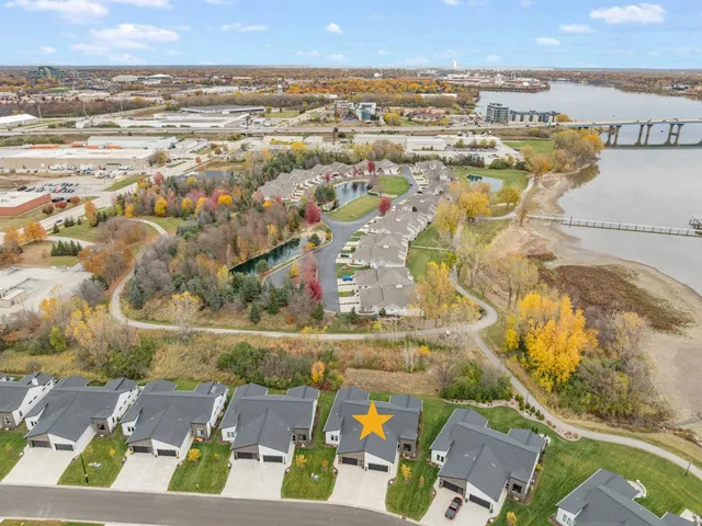 $815,000 | 359 Aldon Cir Green, Green Bay, WI 54304