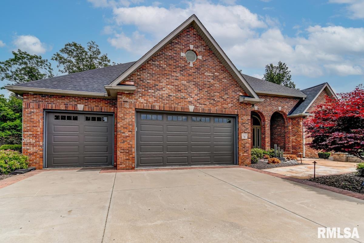 1230 Churchill Road Springfield, IL 62702 - Photo 4 of 50