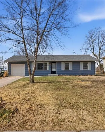 $199,900 | 2500 Hillside Drive, Harrisonville, MO 64701