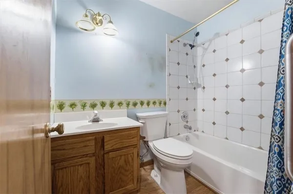 $199,900 | 2500 Hillside Drive, Harrisonville, MO 64701