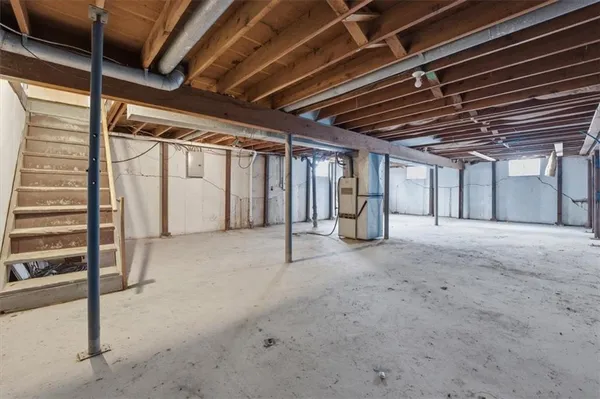 $199,900 | 2500 Hillside Drive, Harrisonville, MO 64701