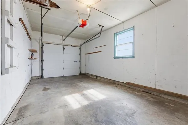 $199,900 | 2500 Hillside Drive, Harrisonville, MO 64701