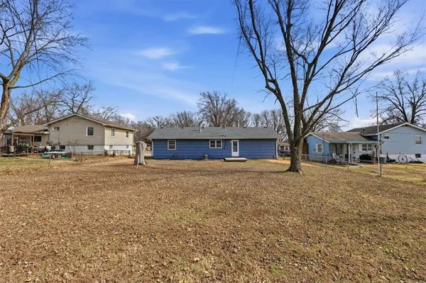 $199,900 | 2500 Hillside Drive, Harrisonville, MO 64701