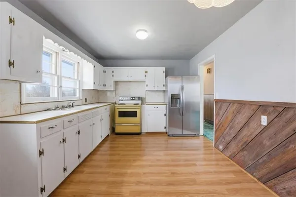 $199,900 | 2500 Hillside Drive, Harrisonville, MO 64701