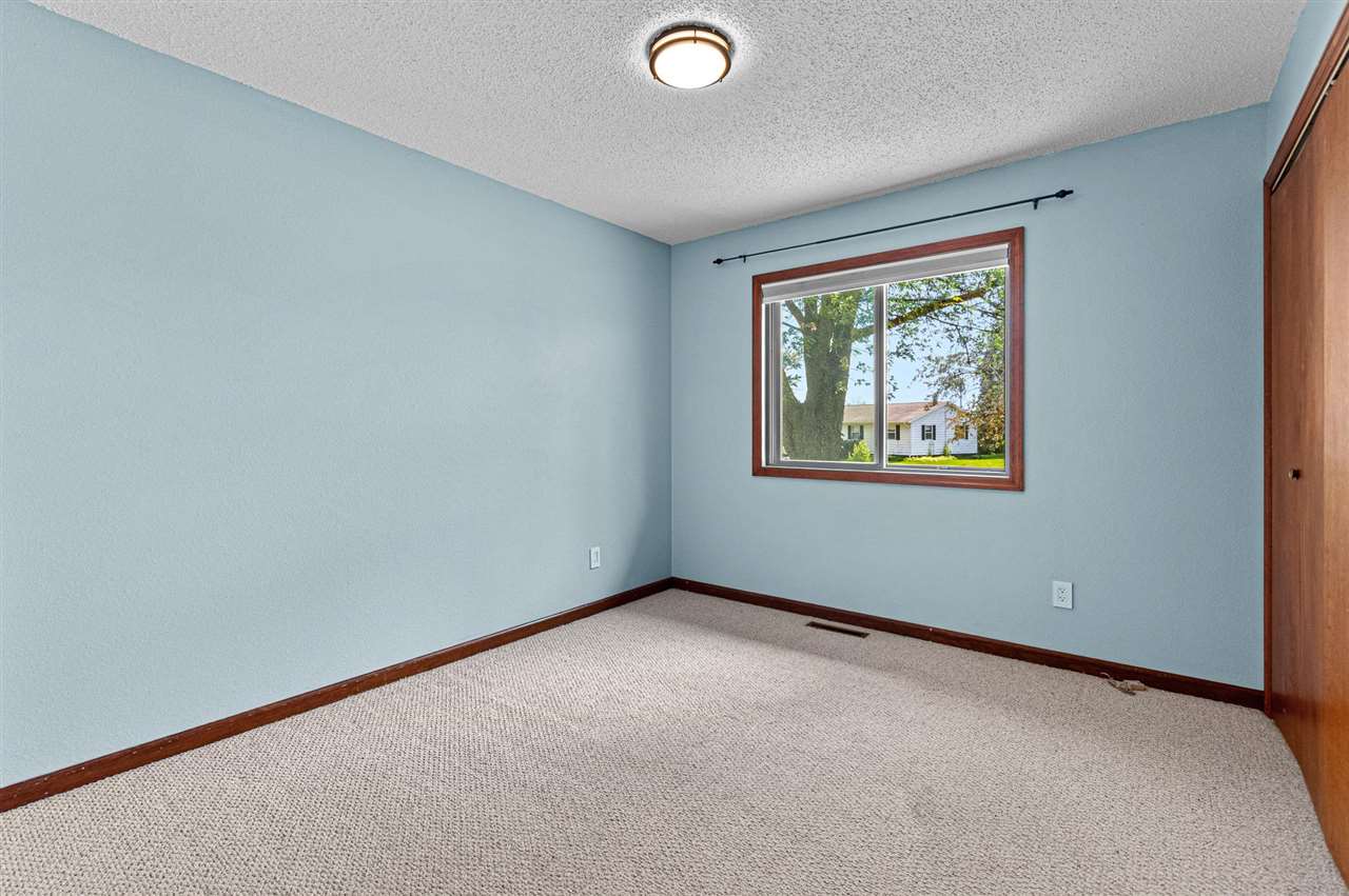 206 Hilltop Road Southwest Swisher, IA 52338 - Photo 17 of 38 Gallery Image 17