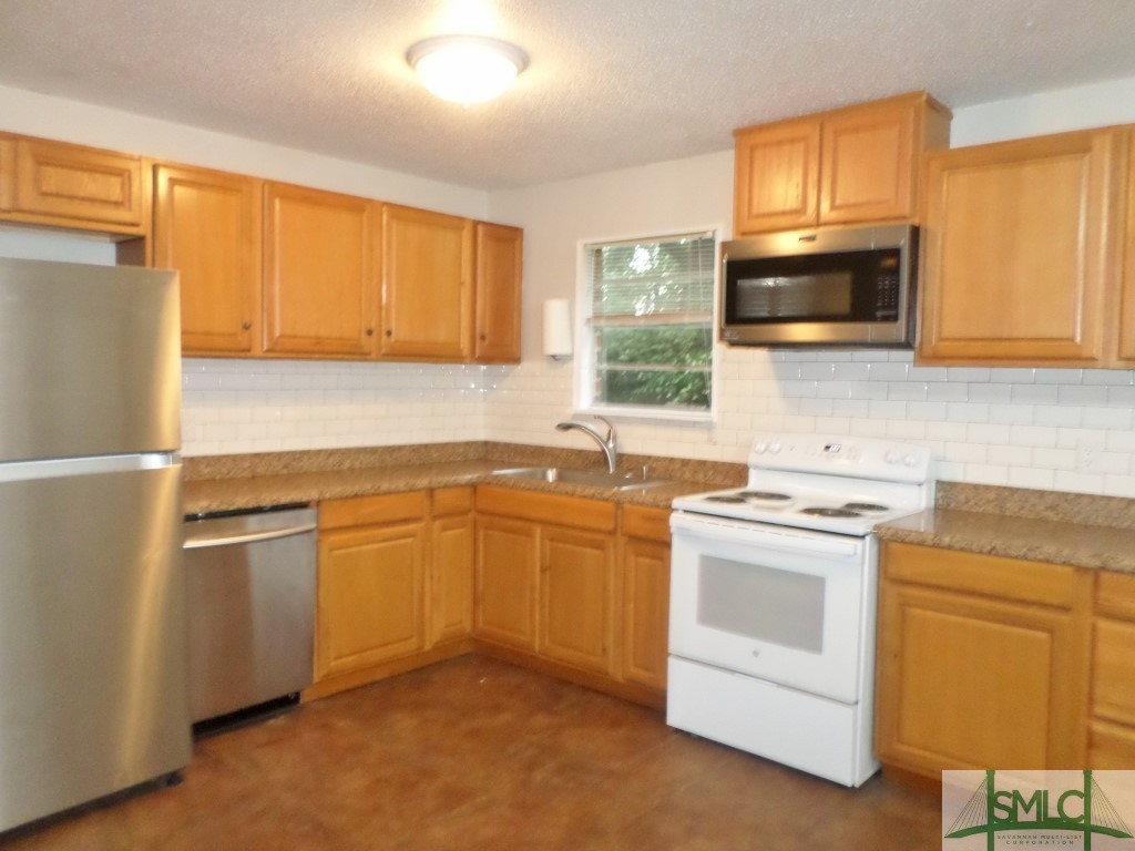 304 Middleton Street Pooler, GA 31322 - Photo 7 of 18 Gallery Image 7