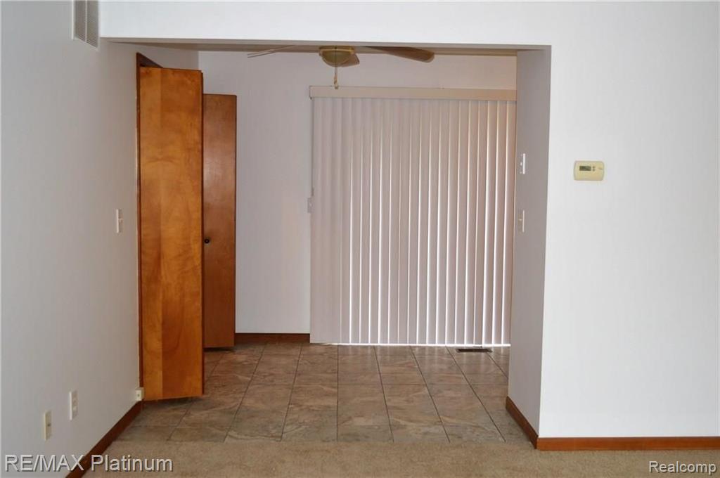 407 West Street Howell, MI 48843 - Photo 5 of 6
