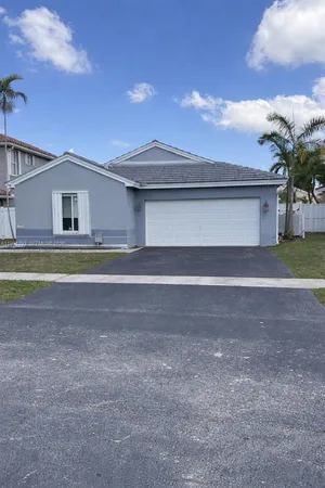 $4,100 | 19227 Northwest 22nd Street, Unit 19227, Pembroke Pines, FL 33029