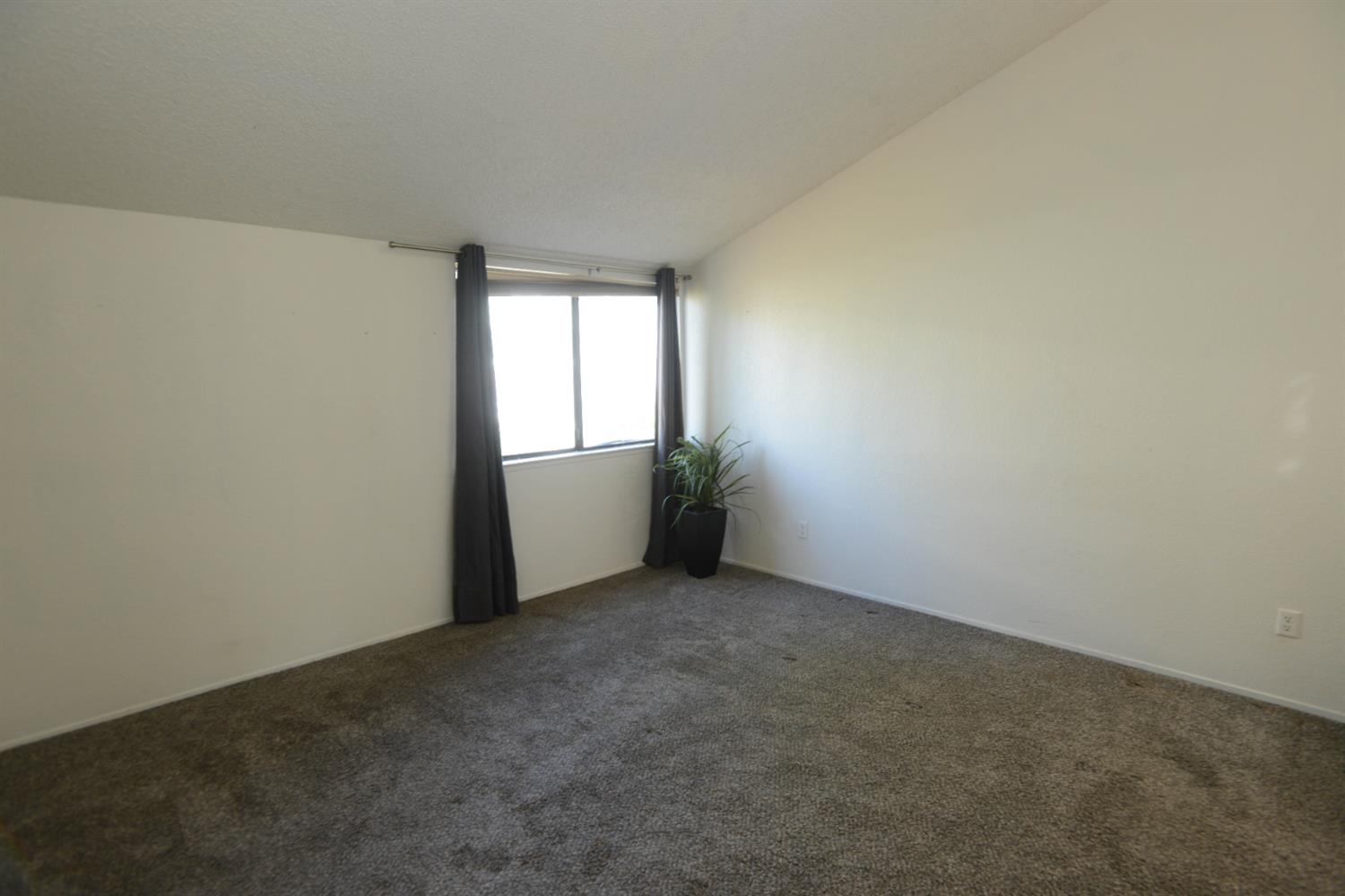 1401 Hood Road Sacramento, CA 95825 - Photo 22 of 45