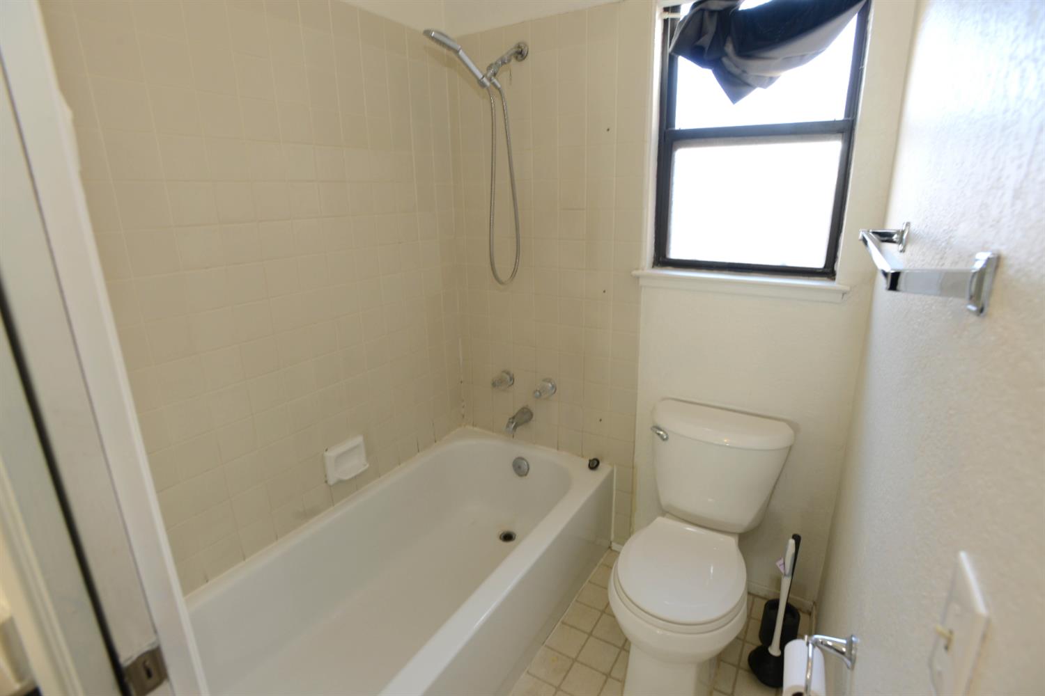 1401 Hood Road Sacramento, CA 95825 - Photo 29 of 46