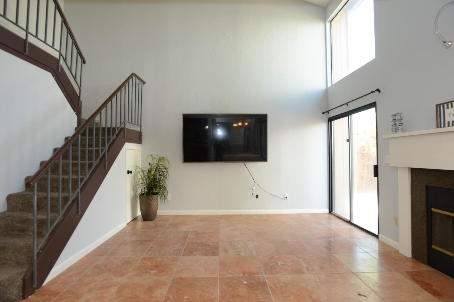 1401 Hood Road Sacramento, CA 95825 - Photo 7 of 46