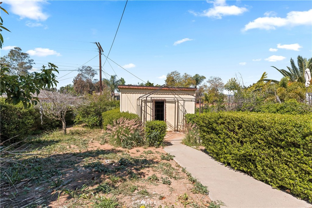 612 North Main Avenue Fallbrook, CA 92028 - Photo 29 of 32