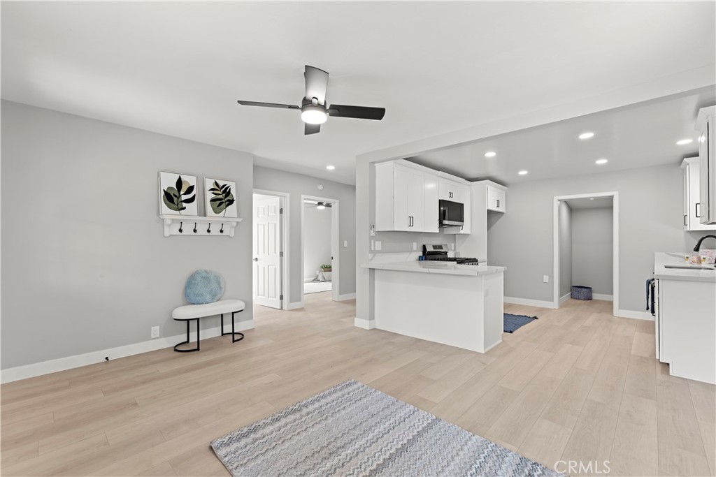 612 North Main Avenue Fallbrook, CA 92028 - Photo 3 of 32