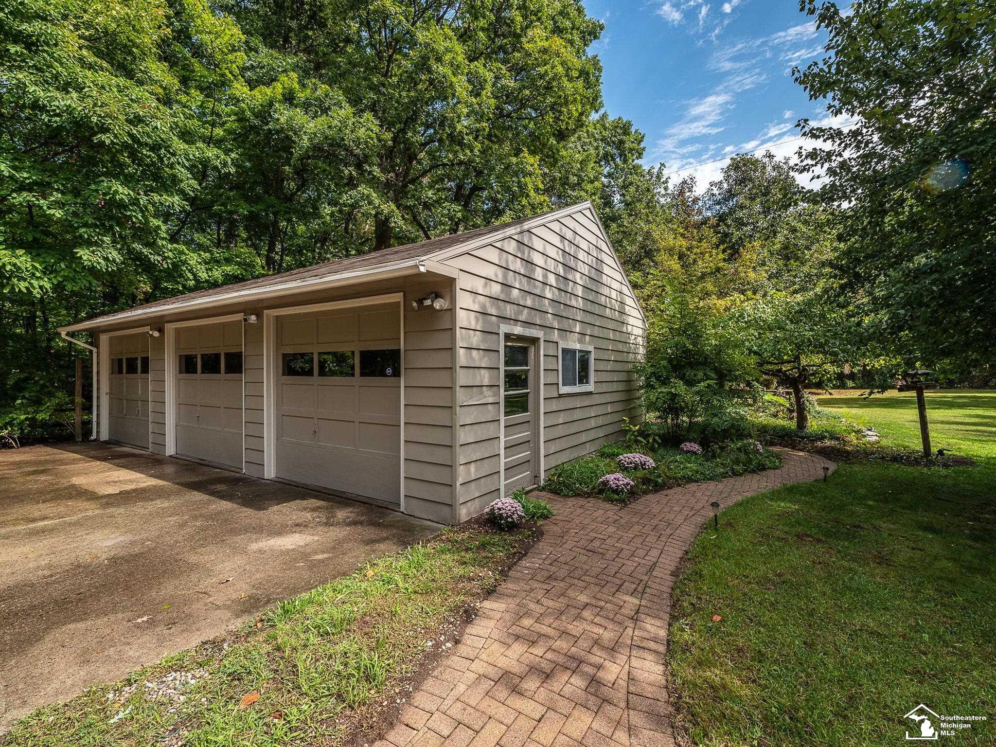 11050 Secor Road Temperance, MI 48182 - Photo 27 of 36