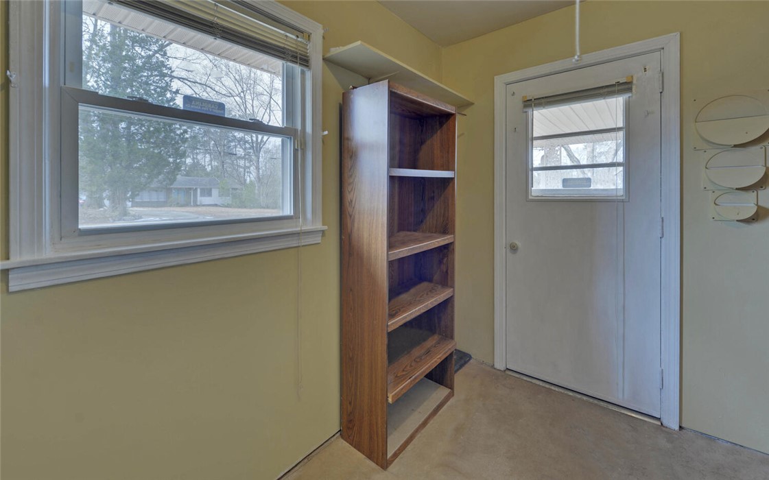 209 Lloyd Drive Anderson, SC 29621 - Photo 17 of 41