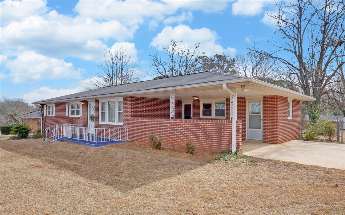 209 Lloyd Drive Anderson, SC 29621 - Photo 3 of 41