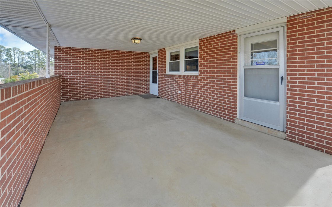 209 Lloyd Drive Anderson, SC 29621 - Photo 32 of 41