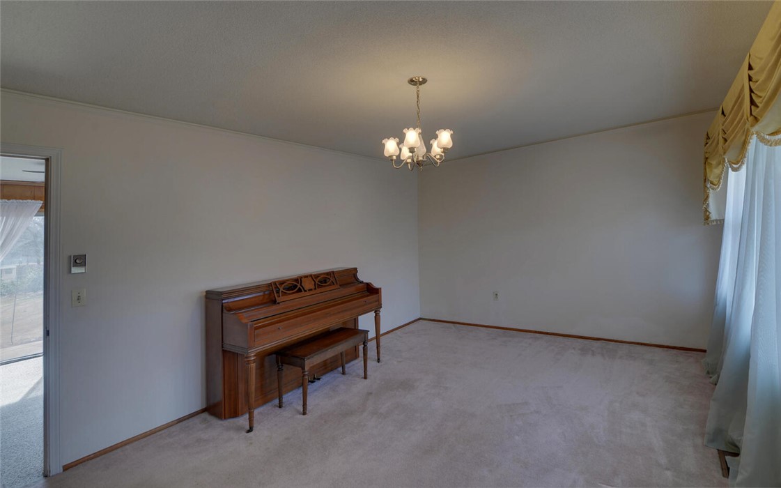 209 Lloyd Drive Anderson, SC 29621 - Photo 6 of 41