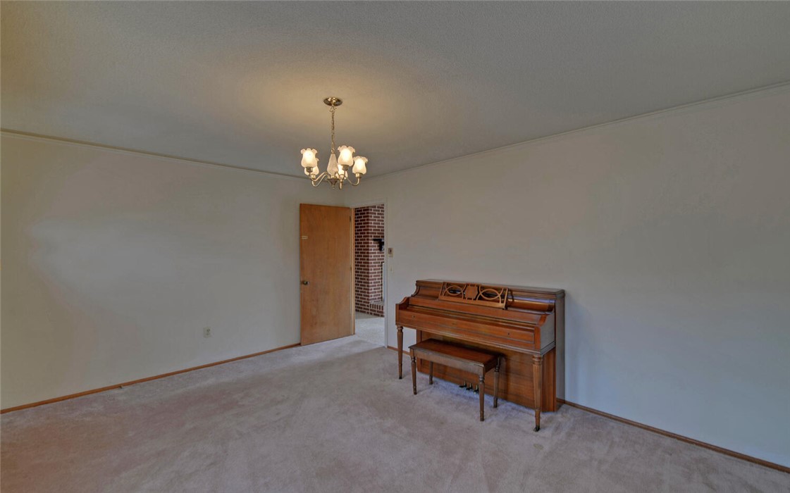 209 Lloyd Drive Anderson, SC 29621 - Photo 9 of 41