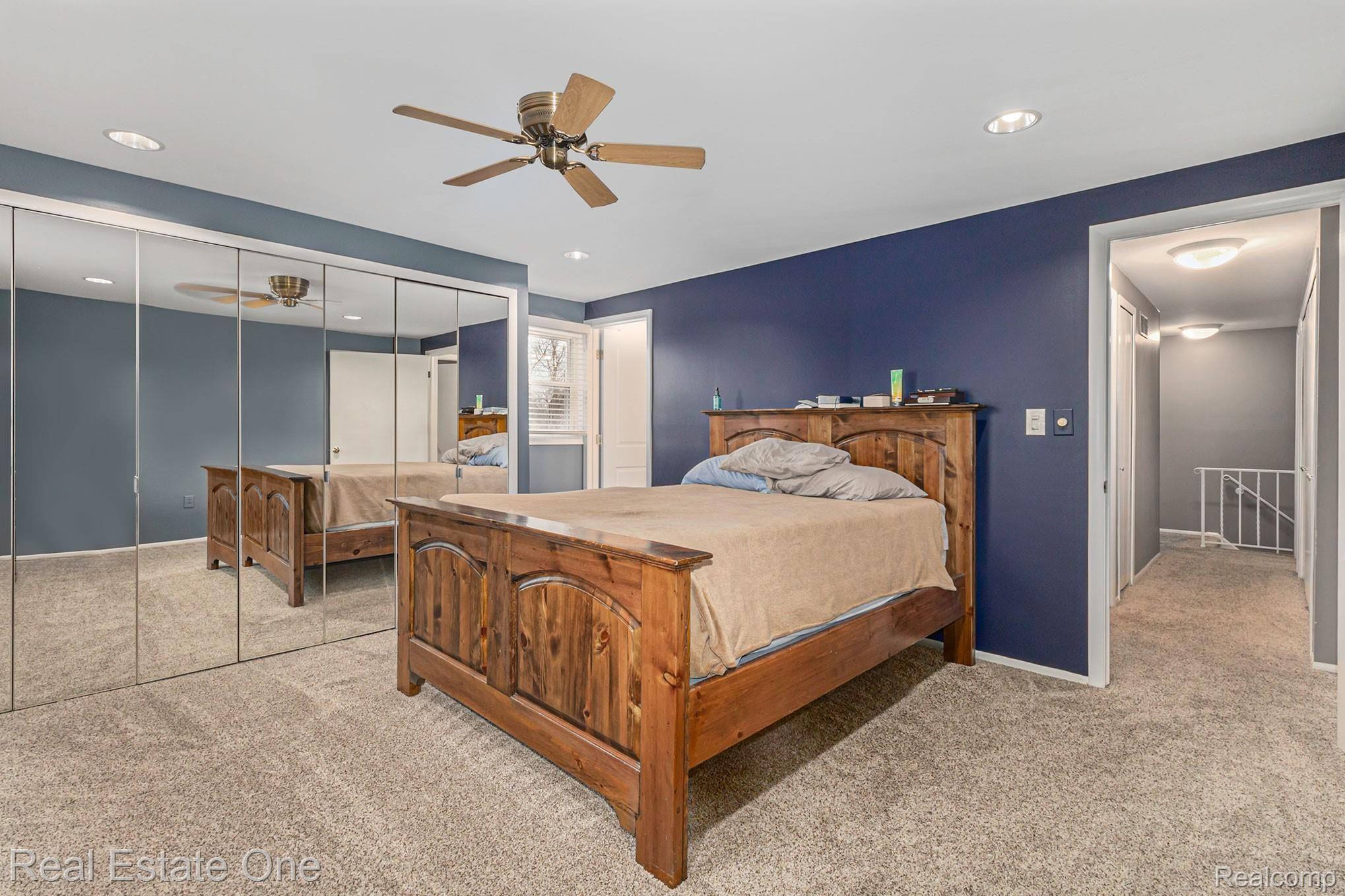 33825 Old Timber Road Farmington, MI 48331 - Photo 17 of 28 IMG_5078.jpg