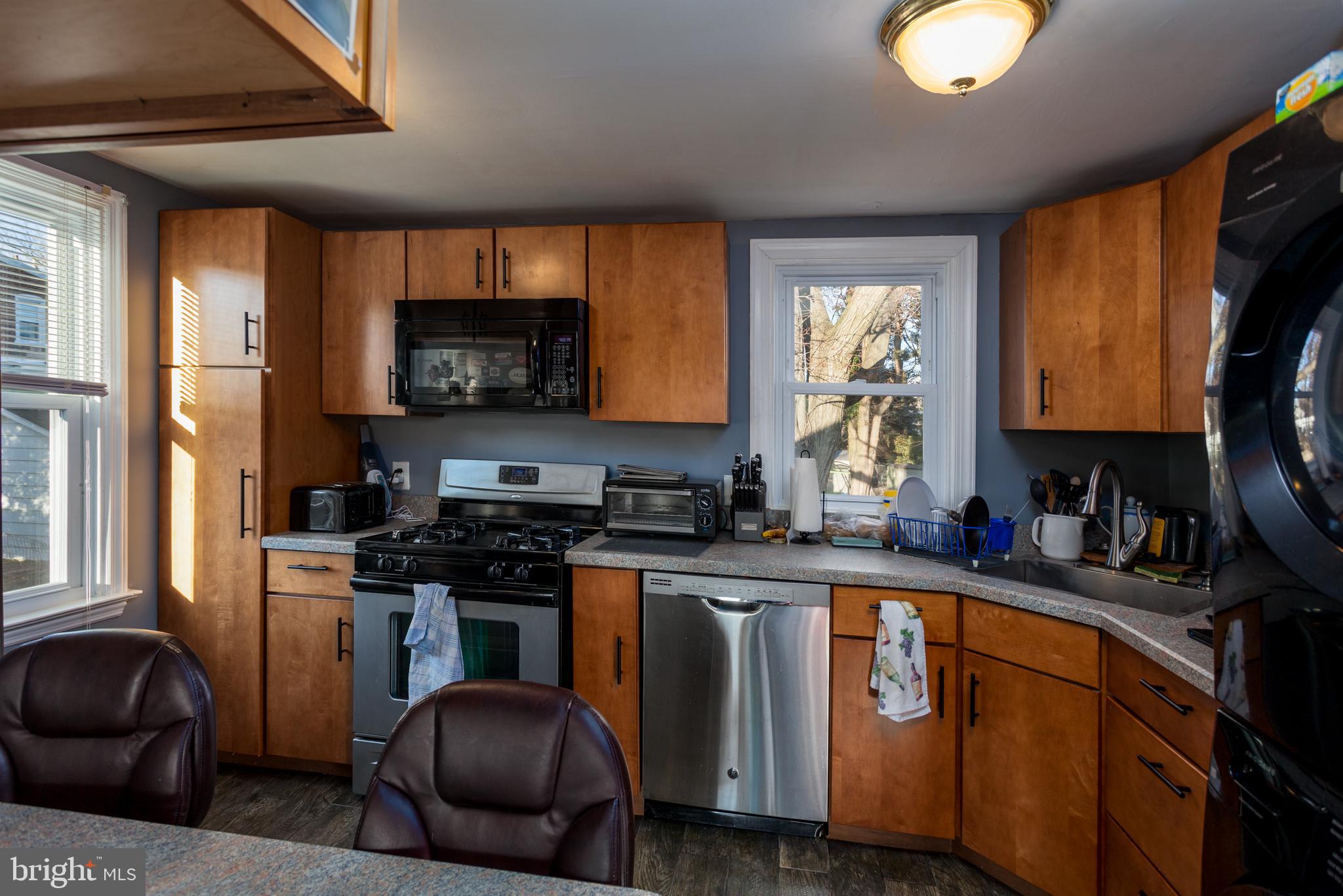 121 Ryers Avenue Cheltenham, PA 19012 - Photo 20 of 29 Apartment Kitchen